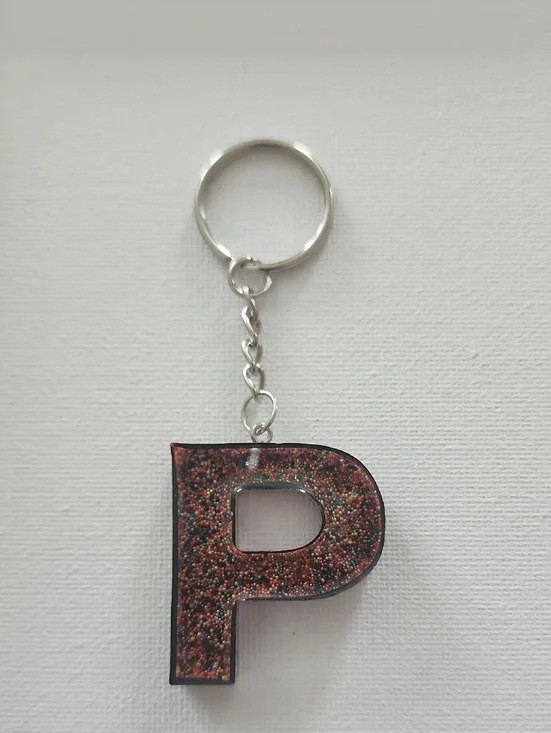 Letter P Resin keychain - Picture 1 of 1